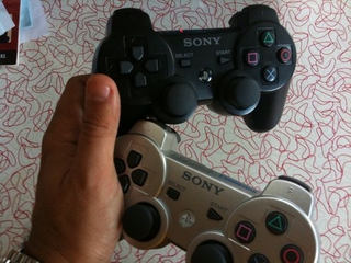 Illustration for article titled PS3's Satin Silver Dualshock